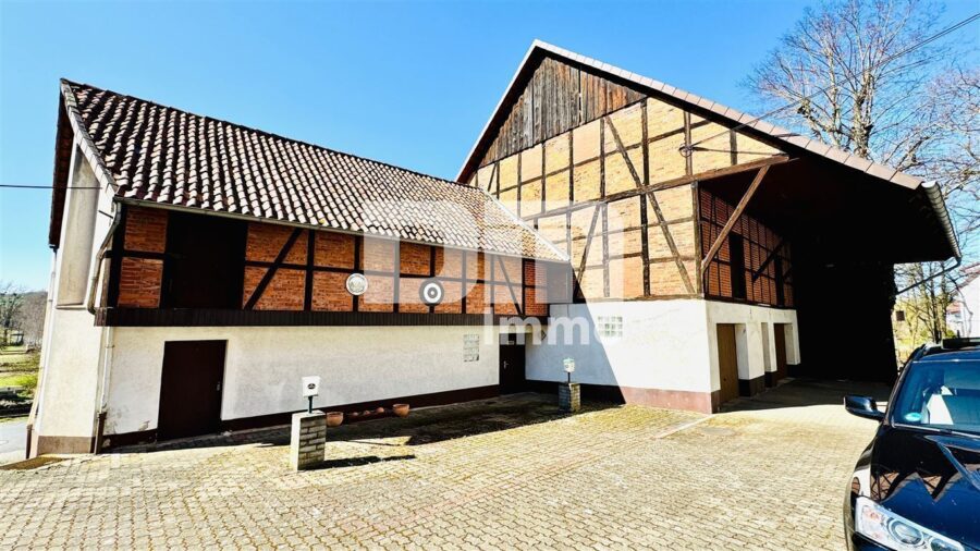 Großer Dreiseithof mit 2 bis 3 Wohneinheiten, 3 Nebengebäuden + großem Grundstück - Nebengebäude 2 / Garagen / Nutzräume